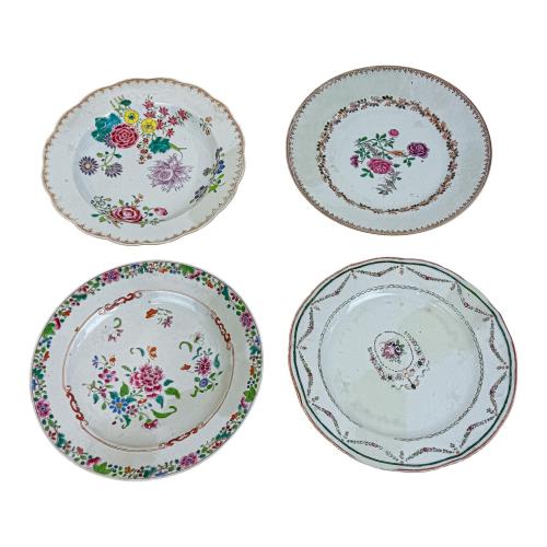 CUATRO PLATOS DE COMPAÑÍA DE INDIAS DEL S. XVIII