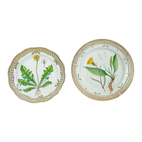 PAREJA DE PLATOS DE PORCELANA ROYAL COPENHAGEN