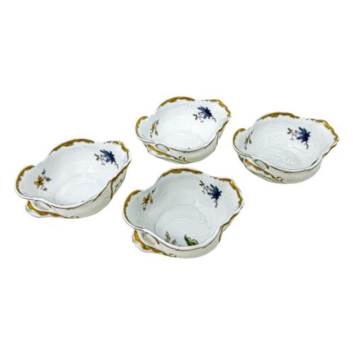 CUATRO ESPECIEROS EN PORCELANA DEL ÚLITMO CUARTO DEL S.XX