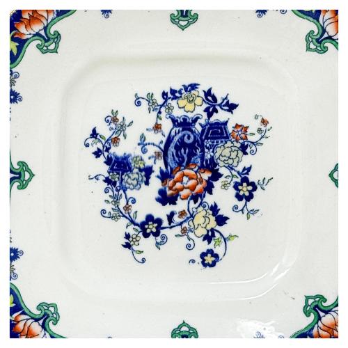 DOS CENTROS DE PORCELANA INGLESA DE MEDIADOS DEL SIGLO XX