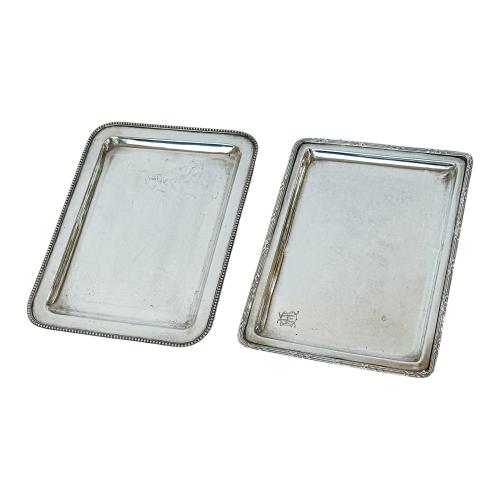 DOS PEQUEÑAS BANDEJAS DE PLATA DE MEDIADOS DE SIGLO XX