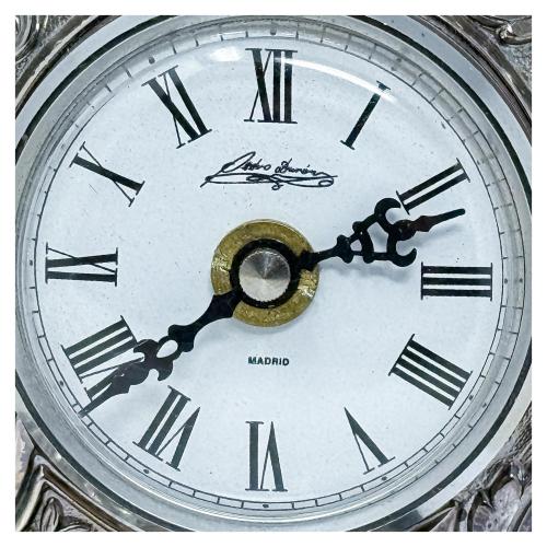 PEQUEÑO RELOJ DE SOBREMESA EN PLATA DE LOS AÑOS 70