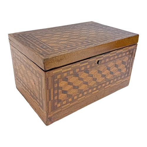 CAJA DE MARQUETERIA  DE FINALES DE SIGLO XIX