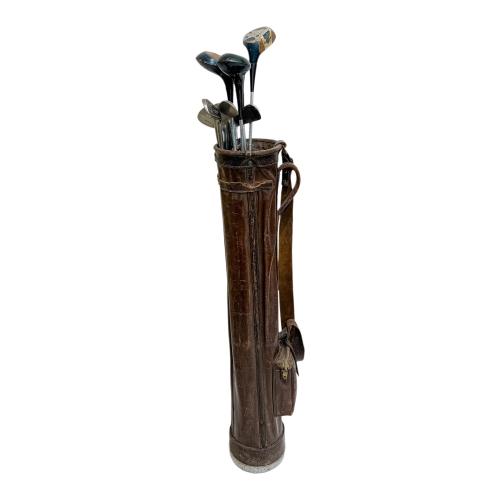 JUEGO DE PALOS DE GOLF DE FINALES DE LOS AÑOS 40