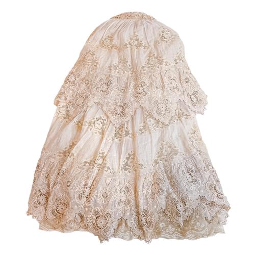 VESTIDO DE ACRISTIANAR DEL PRIMER TERCIO S.XX