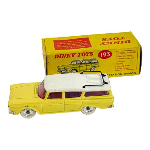 DOS COCHES DINKY TOYS  DE LA CASA MECCANO. MEDIADOS S.XX 