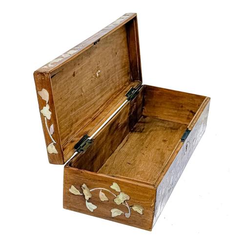 CAJA ORIENTAL DE PRINCIPIOS DE SIGLO XX