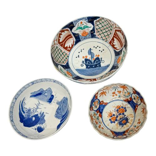 TRES BOLS DE PORCELANA JAPONESA DEL PRIMER CUARTO DE S. XX