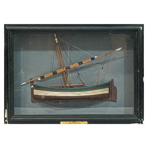 TRES MAQUETAS DE BARCO ENMARCADAS