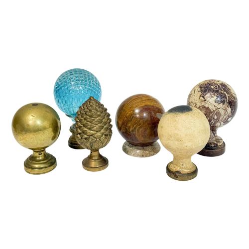 COLECCIÓN DE POMOS DE ESCALERA DE LA PRIMERA MITAD DEL S.XX
