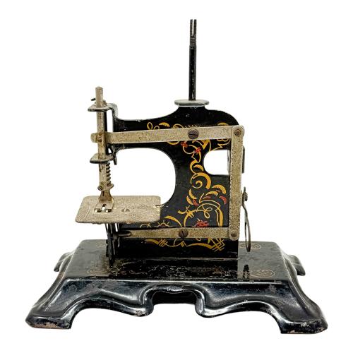 MÁQUINA COSER DE JUGUETE DE PPS. DEL S.XX