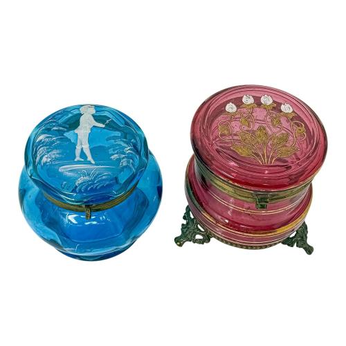 PAREJA DE CAJITAS EN CRISTAL ESMALTADO DE PRINCIPIOS S.XX