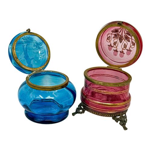 PAREJA DE CAJITAS EN CRISTAL ESMALTADO DE PRINCIPIOS S.XX