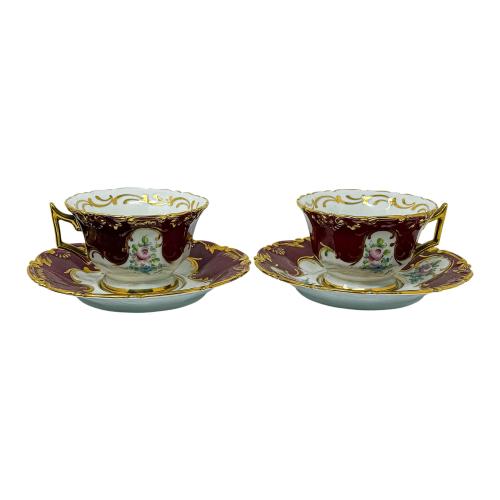PAREJA DE TAZAS CON PLATO EN PORCELANA DE MEDIADOS DEL S.XX
