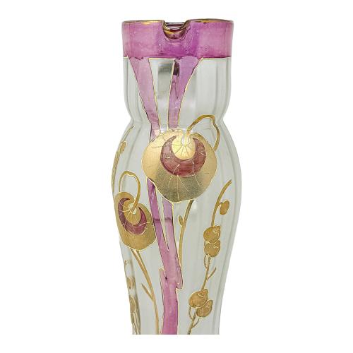 JARRA Y DOS DE VASOS, CIRCA 1900