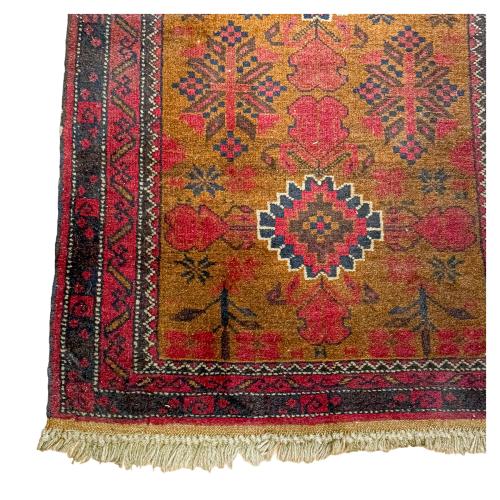 PEQUEÑA ALFOMBRA