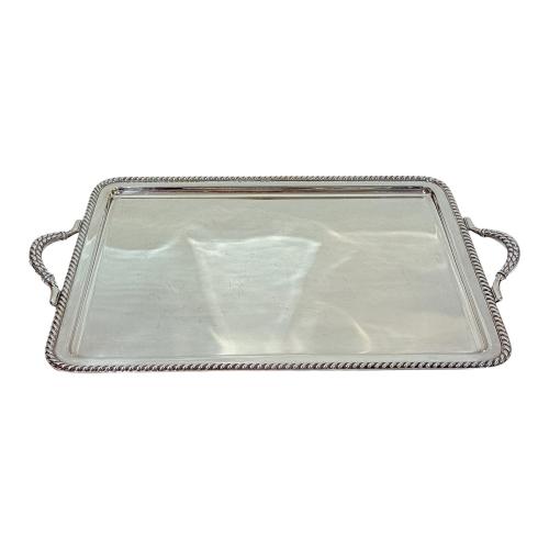 BANDEJA DE SERVICIO EN PLATA DE LA SEGUNDA MITAD DEL S.XX