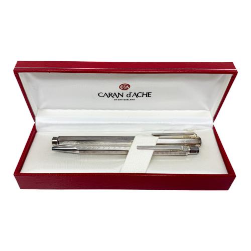 PLUMA Y BOLÍGRAFO CARAN D'ACHE