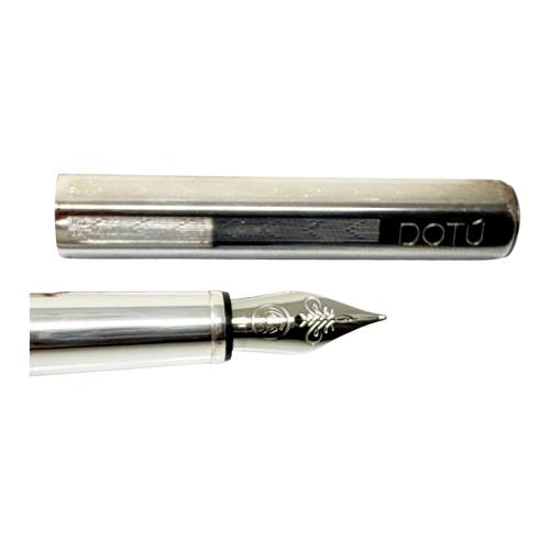 PLUMA Y BOLÍGRAFO CARAN D'ACHE