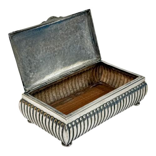 DOS TARROS Y CAJA CIGARRERA DE PLATA MEDIADOS S. XX