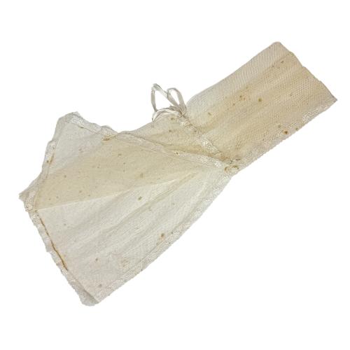 VESTIDO DE ACRISTIANAR DEL PRIMER TERCIO DEL SIGLO XX