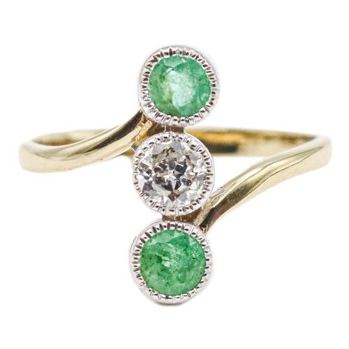 ANILLO CON ESMERALDAS Y BRILLANTE