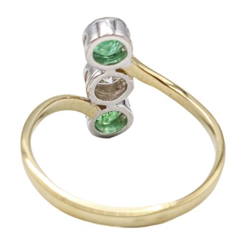 ANILLO CON ESMERALDAS Y BRILLANTE