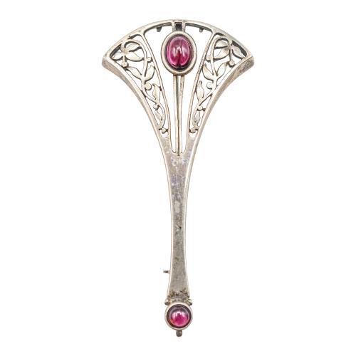 BROCHE CON GRANATES