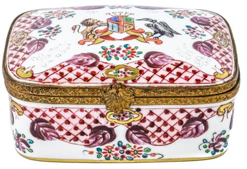 CAJA FRANCESA EN PORCELANA DE LIMOGES DE MEDIADOS DEL S.XX