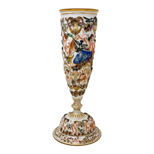 JARRÓN EN  PORCELANA CAPODIMONTE PRIMER TERCIO SIGLO XX