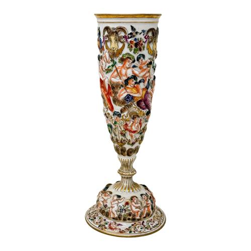 JARRÓN EN  PORCELANA CAPODIMONTE PRIMER TERCIO SIGLO XX