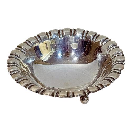 PEQUEÑO CENTRO DE MESA DEL PRIMER TERCIO DEL S.XX