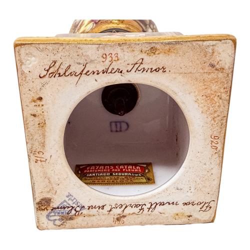 PEQUEÑO JARRÓN DE PORCELANA REAL DE VIENA FIRMADO F. KOLL