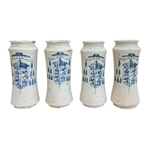 CUATRO TARROS DE FARMACIA  DE TALAVERA DEL SIGLO XVIII