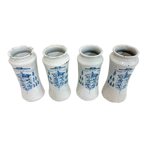 CUATRO TARROS DE FARMACIA  DE TALAVERA DEL SIGLO XVIII