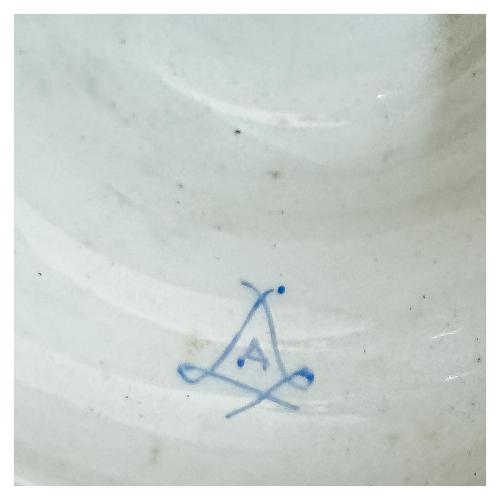 JARRÓN FRANCÉS EN PORCELANA DE SÈVRES SIGLO XIX