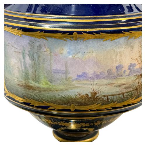JARRÓN FRANCÉS EN PORCELANA DE SÈVRES SIGLO XIX