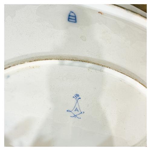 CENTRO DE MESA EN PORCELANA FRANCESA DE SÈVRES SIGLO XIX