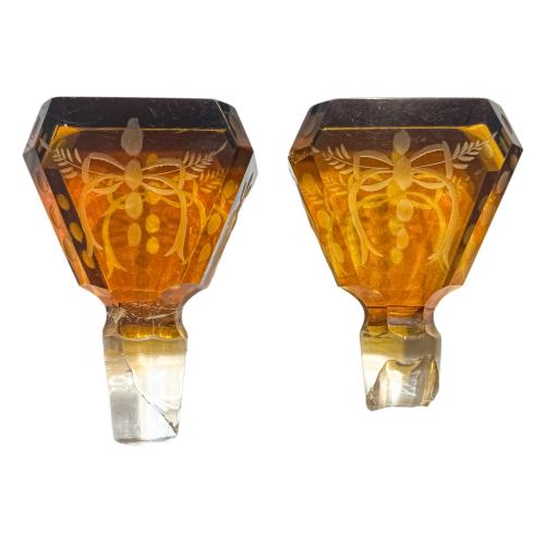 PAREJA DE BOTELLAS LICORERAS DE MEDIADOS DEL S.XX