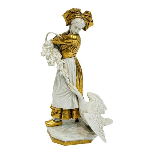 FIGURA EN PORCELANA