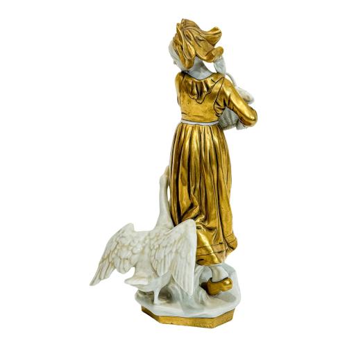 FIGURA EN PORCELANA