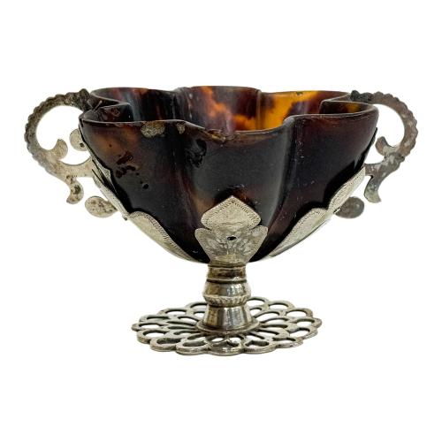 PEQUEÑA COPA DE PLATA Y CAREY DE FINALES DE S. XIX