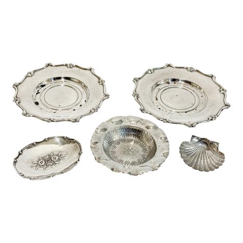 LOTE DE PLATOS Y CENTRITOS DE PLATA DE MEDIADOS S. XX