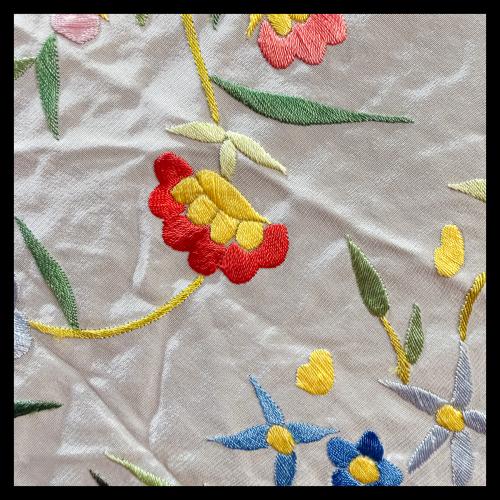 MANTÓN DE MANILA DE LA SEGUNDA MITAD DEL SIGLO XX