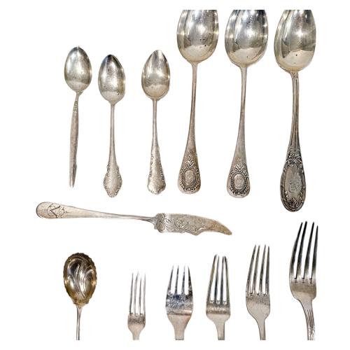CONJUNTO DE CUBIERTOS DE PLATA DE LA PRIMERA MITAD DE S. XX