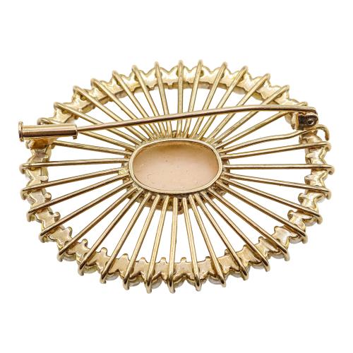 BROCHE CON CORAL ROSA DE LOS AÑOS 60