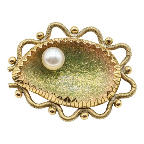 BROCHE CON ESMALTE Y PERLA, AÑOS 60-70