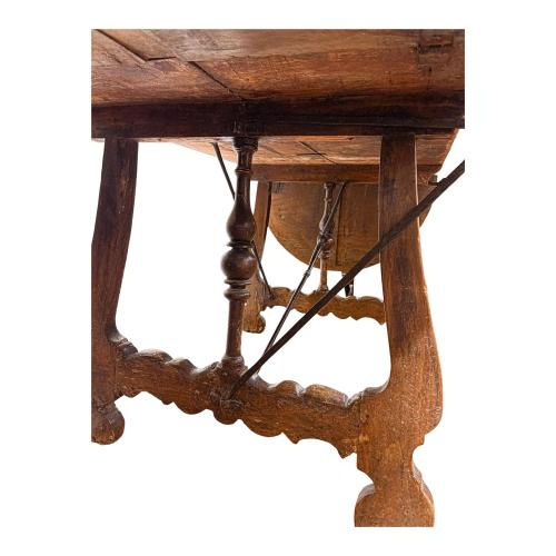 MESA DE FIADORES CON ALAS S.XIX