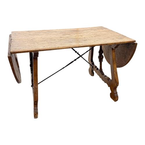 MESA DE FIADORES CON ALAS S.XIX