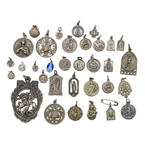 COLECCIÓN DE MEDALLAS DEVOCIONALES DE PPS. DEL S.XX